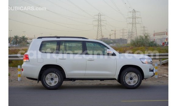 Buy Import Toyota Land Cruiser White Car in Import - Dubai in Arusha Buy Import Toyota Land Cruiser White Car in Import - Dubai in Arusha