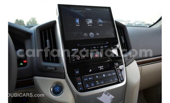 Buy Import Toyota Land Cruiser White Car in Import - Dubai in Arusha Buy Import Toyota Land Cruiser White Car in Import - Dubai in Arusha