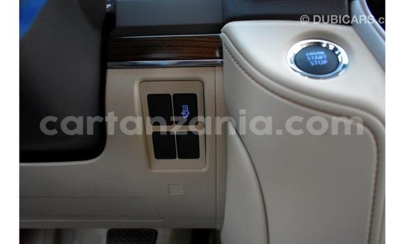 Buy Import Toyota Land Cruiser White Car in Import - Dubai in Arusha Buy Import Toyota Land Cruiser White Car in Import - Dubai in Arusha