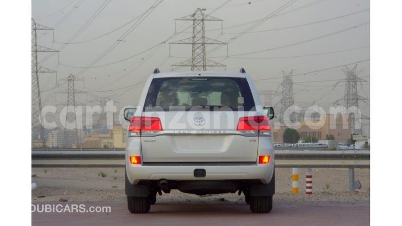 Big with watermark toyota land cruiser arusha import dubai 8060