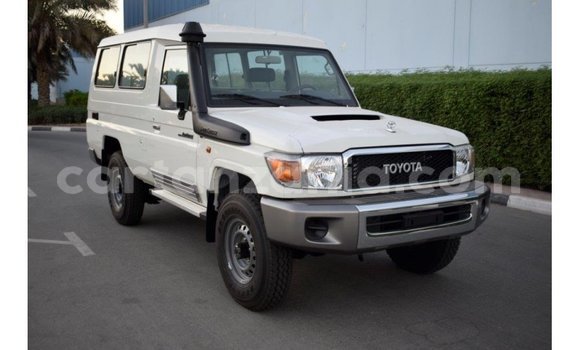 Buy Import Toyota Land Cruiser White Car in Import - Dubai in Arusha Buy Import Toyota Land Cruiser White Car in Import - Dubai in Arusha