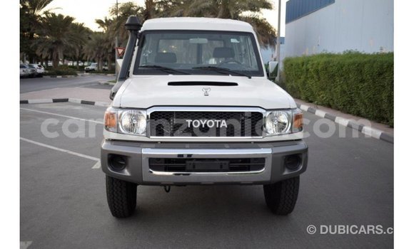 Buy Import Toyota Land Cruiser White Car in Import - Dubai in Arusha Buy Import Toyota Land Cruiser White Car in Import - Dubai in Arusha