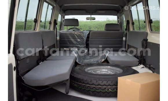 Buy Import Toyota Land Cruiser White Car in Import - Dubai in Arusha Buy Import Toyota Land Cruiser White Car in Import - Dubai in Arusha