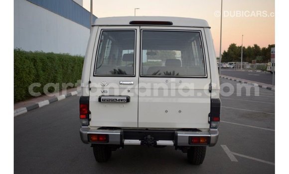 Buy Import Toyota Land Cruiser White Car in Import - Dubai in Arusha Buy Import Toyota Land Cruiser White Car in Import - Dubai in Arusha