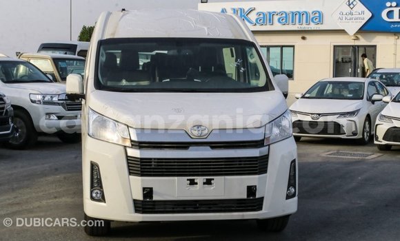 Buy Import Toyota Hiace White Car in Import - Dubai in Arusha Buy Import Toyota Hiace White Car in Import - Dubai in Arusha