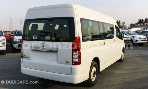 Buy Import Toyota Hiace White Car in Import - Dubai in Arusha Buy Import Toyota Hiace White Car in Import - Dubai in Arusha