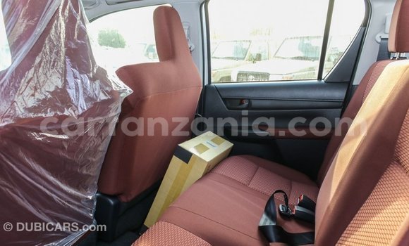 Buy Import Toyota Hilux White Car in Import - Dubai in Arusha Buy Import Toyota Hilux White Car in Import - Dubai in Arusha