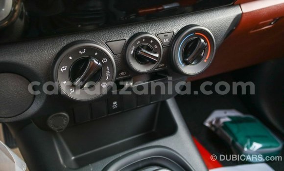 Buy Import Toyota Hilux White Car in Import - Dubai in Arusha Buy Import Toyota Hilux White Car in Import - Dubai in Arusha