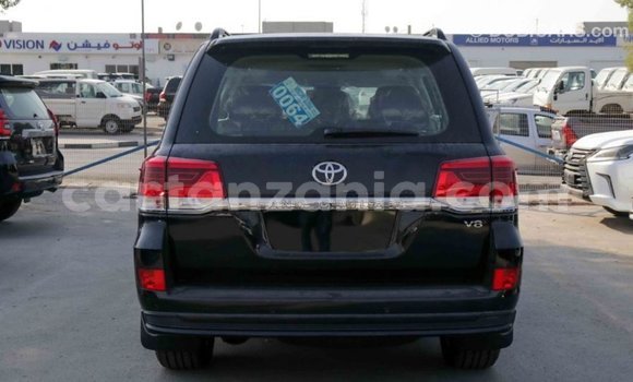 Nunua Imported Toyota Land Cruiser Nyeusi Gari ndani ya Import - Dubai nchini Arusha Nunua Imported Toyota Land Cruiser Nyeusi Gari ndani ya Import - Dubai nchini Arusha