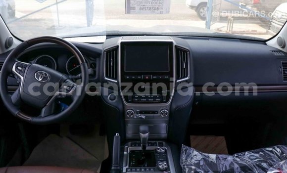 Nunua Imported Toyota Land Cruiser Nyeusi Gari ndani ya Import - Dubai nchini Arusha Nunua Imported Toyota Land Cruiser Nyeusi Gari ndani ya Import - Dubai nchini Arusha