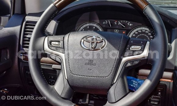 Buy Import Toyota Land Cruiser White Car in Import - Dubai in Arusha Buy Import Toyota Land Cruiser White Car in Import - Dubai in Arusha