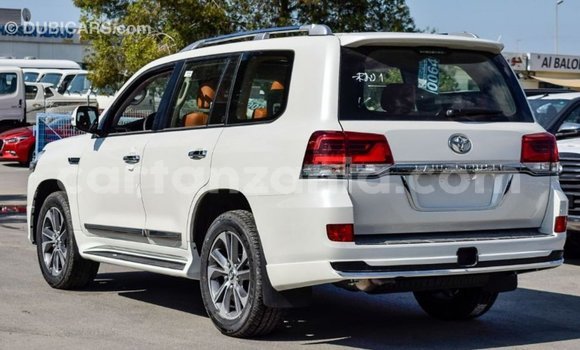 Buy Import Toyota Land Cruiser White Car in Import - Dubai in Arusha Buy Import Toyota Land Cruiser White Car in Import - Dubai in Arusha