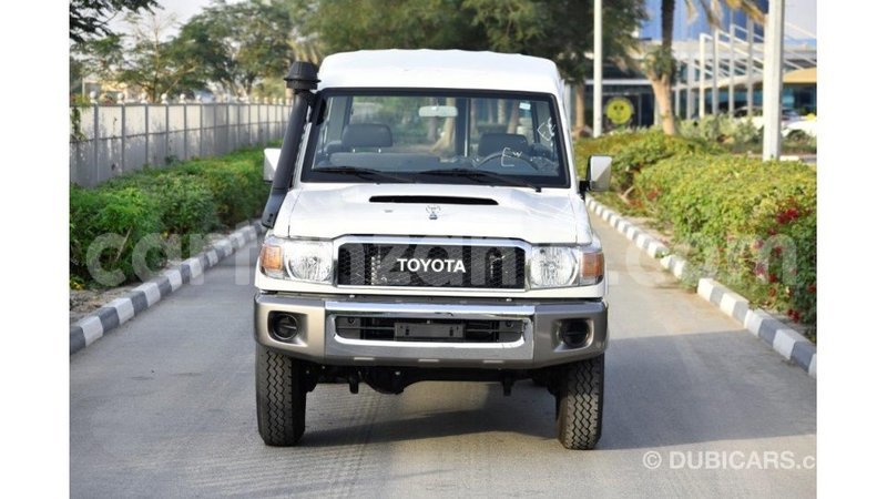 Big with watermark toyota land cruiser arusha import dubai 8075