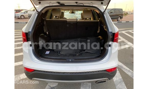 Buy Import Hyundai Santa Fe White Car in Import - Dubai in Arusha Buy Import Hyundai Santa Fe White Car in Import - Dubai in Arusha