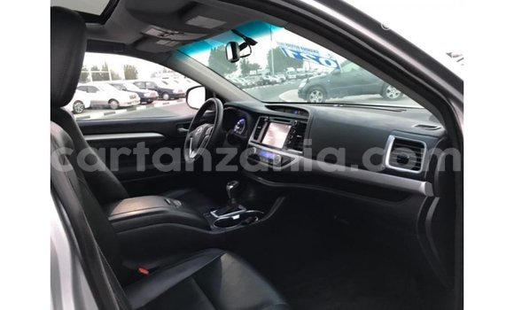 Buy Import Toyota Highlander Other Car in Import - Dubai in Arusha Buy Import Toyota Highlander Other Car in Import - Dubai in Arusha