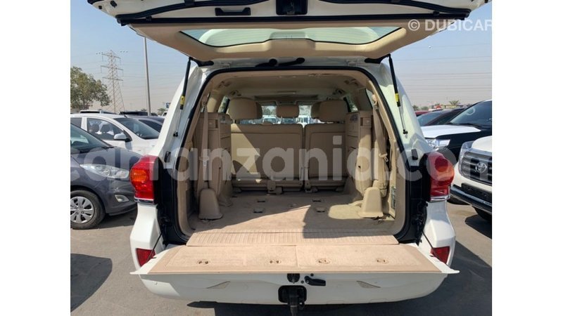 Big with watermark toyota land cruiser arusha import dubai 8083