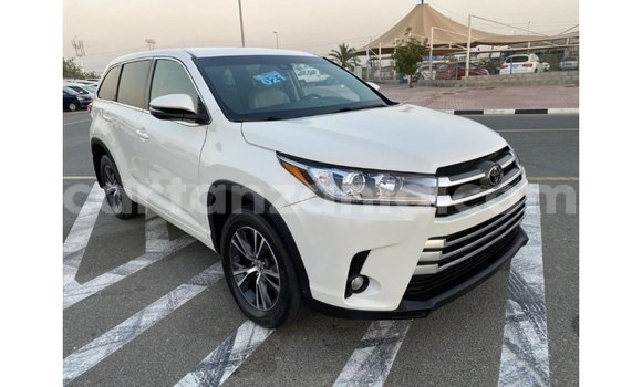 Nunua Imported Toyota Highlander Nyeupe Gari ndani ya Import - Dubai nchini Arusha Nunua Imported Toyota Highlander Nyeupe Gari ndani ya Import - Dubai nchini Arusha