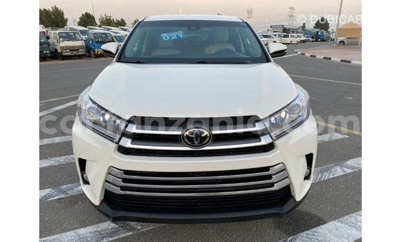 Nunua Imported Toyota Highlander Nyeupe Gari ndani ya Import - Dubai nchini Arusha Nunua Imported Toyota Highlander Nyeupe Gari ndani ya Import - Dubai nchini Arusha