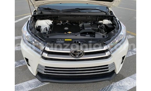 Nunua Imported Toyota Highlander Nyeupe Gari ndani ya Import - Dubai nchini Arusha Nunua Imported Toyota Highlander Nyeupe Gari ndani ya Import - Dubai nchini Arusha