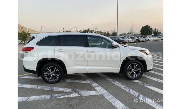 Nunua Imported Toyota Highlander Nyeupe Gari ndani ya Import - Dubai nchini Arusha Nunua Imported Toyota Highlander Nyeupe Gari ndani ya Import - Dubai nchini Arusha