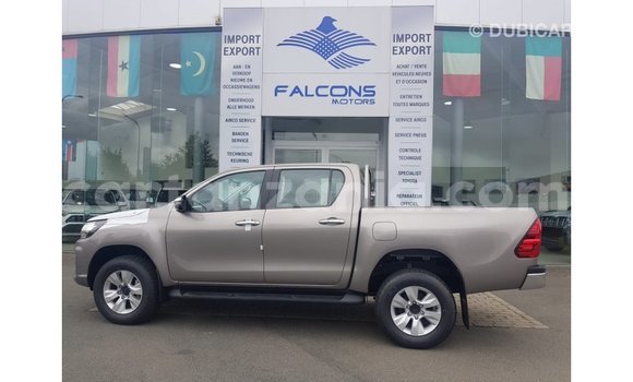 Nunua Imported Toyota Hilux Nyingine Gari ndani ya Import - Dubai nchini Arusha Nunua Imported Toyota Hilux Nyingine Gari ndani ya Import - Dubai nchini Arusha