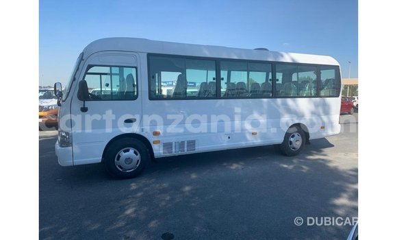 Buy Import Hyundai Accent White Car in Import - Dubai in Arusha Buy Import Hyundai Accent White Car in Import - Dubai in Arusha