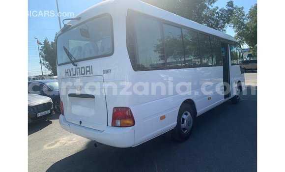 Buy Import Hyundai Accent White Car in Import - Dubai in Arusha Buy Import Hyundai Accent White Car in Import - Dubai in Arusha