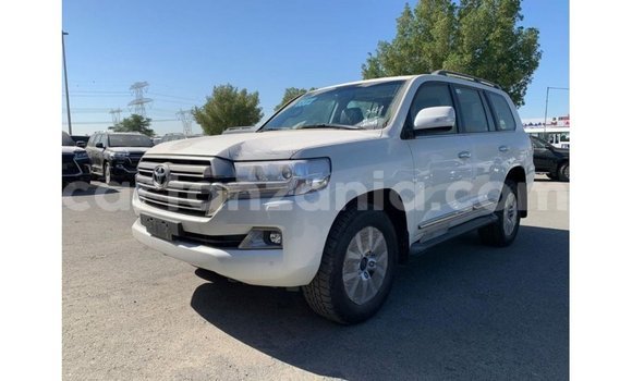 Buy Import Toyota Land Cruiser White Car in Import - Dubai in Arusha Buy Import Toyota Land Cruiser White Car in Import - Dubai in Arusha