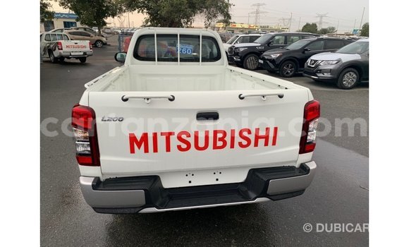 Buy Import Mitsubishi L200 White Car in Import - Dubai in Arusha Buy Import Mitsubishi L200 White Car in Import - Dubai in Arusha