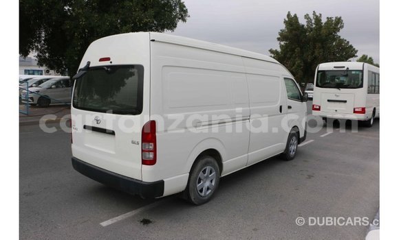 Nunua Imported Toyota Hiace Nyeupe Gari ndani ya Import - Dubai nchini Arusha Nunua Imported Toyota Hiace Nyeupe Gari ndani ya Import - Dubai nchini Arusha