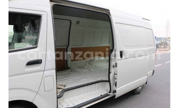 Nunua Imported Toyota Hiace Nyeupe Gari ndani ya Import - Dubai nchini Arusha Nunua Imported Toyota Hiace Nyeupe Gari ndani ya Import - Dubai nchini Arusha