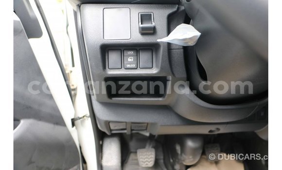Nunua Imported Toyota Hiace Nyeupe Gari ndani ya Import - Dubai nchini Arusha Nunua Imported Toyota Hiace Nyeupe Gari ndani ya Import - Dubai nchini Arusha