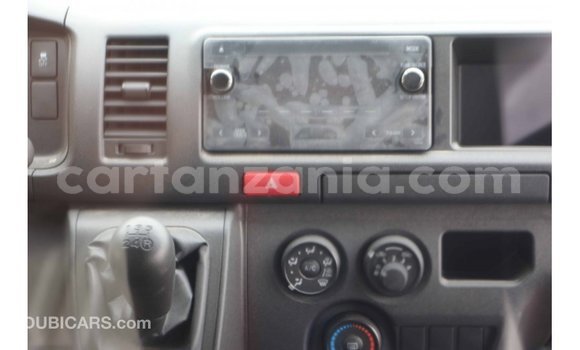 Nunua Imported Toyota Hiace Nyeupe Gari ndani ya Import - Dubai nchini Arusha Nunua Imported Toyota Hiace Nyeupe Gari ndani ya Import - Dubai nchini Arusha