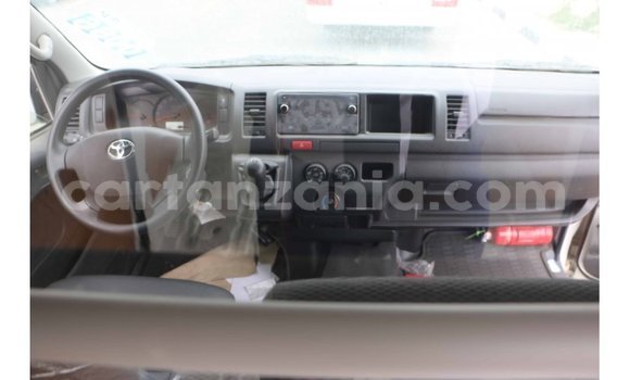 Nunua Imported Toyota Hiace Nyeupe Gari ndani ya Import - Dubai nchini Arusha Nunua Imported Toyota Hiace Nyeupe Gari ndani ya Import - Dubai nchini Arusha