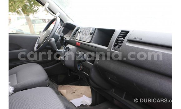 Nunua Imported Toyota Hiace Nyeupe Gari ndani ya Import - Dubai nchini Arusha Nunua Imported Toyota Hiace Nyeupe Gari ndani ya Import - Dubai nchini Arusha