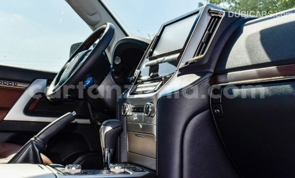 Nunua Imported Toyota Land Cruiser Nyeusi Gari ndani ya Import - Dubai nchini Arusha Nunua Imported Toyota Land Cruiser Nyeusi Gari ndani ya Import - Dubai nchini Arusha