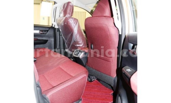 Nunua Imported Toyota Hilux Nyeupe Gari ndani ya Import - Dubai nchini Arusha Nunua Imported Toyota Hilux Nyeupe Gari ndani ya Import - Dubai nchini Arusha