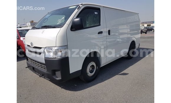 Nunua Imported Toyota Hiace Nyeupe Gari ndani ya Import - Dubai nchini Arusha Nunua Imported Toyota Hiace Nyeupe Gari ndani ya Import - Dubai nchini Arusha