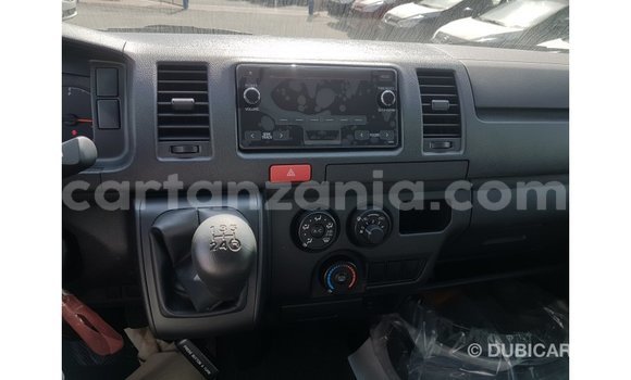 Nunua Imported Toyota Hiace Nyeupe Gari ndani ya Import - Dubai nchini Arusha Nunua Imported Toyota Hiace Nyeupe Gari ndani ya Import - Dubai nchini Arusha