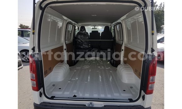 Nunua Imported Toyota Hiace Nyeupe Gari ndani ya Import - Dubai nchini Arusha Nunua Imported Toyota Hiace Nyeupe Gari ndani ya Import - Dubai nchini Arusha