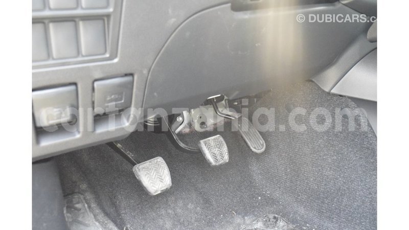 Big with watermark toyota hilux arusha import dubai 8118