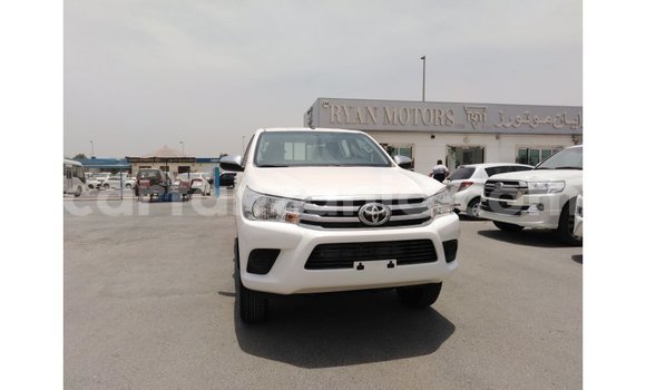 Nunua Imported Toyota Hilux Nyeupe Gari ndani ya Import - Dubai nchini Arusha Nunua Imported Toyota Hilux Nyeupe Gari ndani ya Import - Dubai nchini Arusha