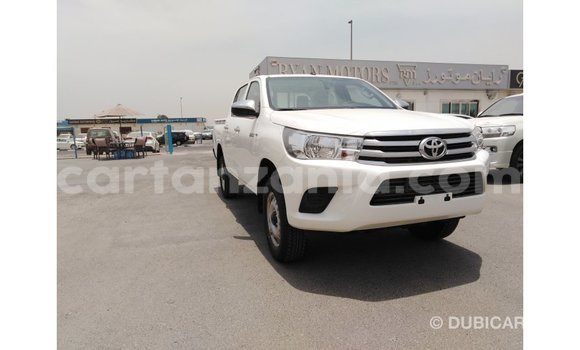 Nunua Imported Toyota Hilux Nyeupe Gari ndani ya Import - Dubai nchini Arusha Nunua Imported Toyota Hilux Nyeupe Gari ndani ya Import - Dubai nchini Arusha