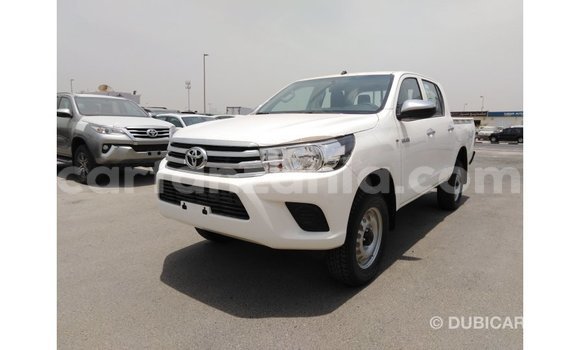 Nunua Imported Toyota Hilux Nyeupe Gari ndani ya Import - Dubai nchini Arusha Nunua Imported Toyota Hilux Nyeupe Gari ndani ya Import - Dubai nchini Arusha