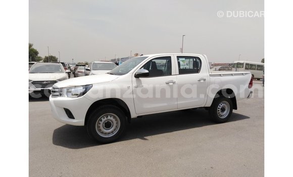 Nunua Imported Toyota Hilux Nyeupe Gari ndani ya Import - Dubai nchini Arusha Nunua Imported Toyota Hilux Nyeupe Gari ndani ya Import - Dubai nchini Arusha