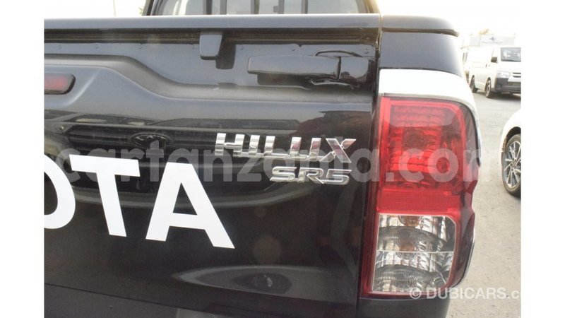 Big with watermark toyota hilux arusha import dubai 8136