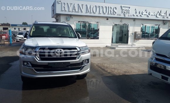 Nunua Imported Toyota Land Cruiser Nyingine Gari ndani ya Import - Dubai nchini Arusha Nunua Imported Toyota Land Cruiser Nyingine Gari ndani ya Import - Dubai nchini Arusha