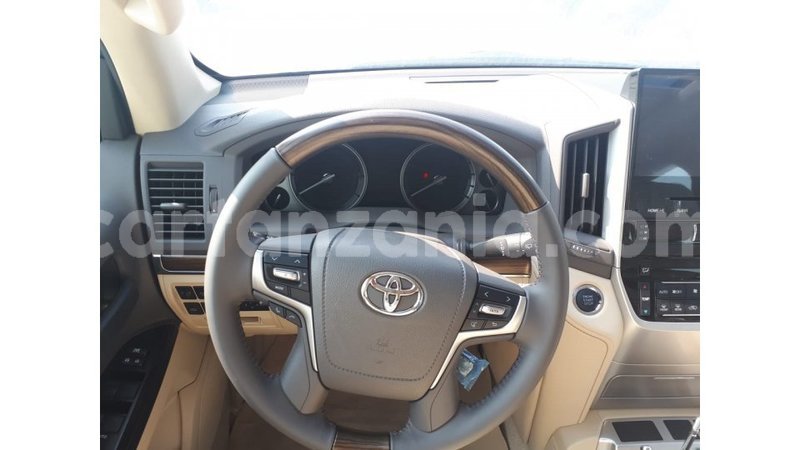 Big with watermark toyota land cruiser arusha import dubai 8144