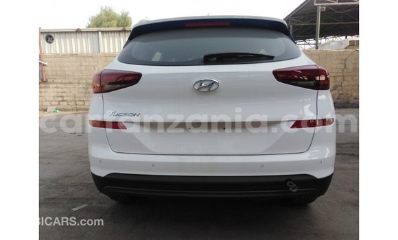 Nunua Imported Hyundai Tucson Nyeupe Gari ndani ya Import - Dubai nchini Arusha Nunua Imported Hyundai Tucson Nyeupe Gari ndani ya Import - Dubai nchini Arusha
