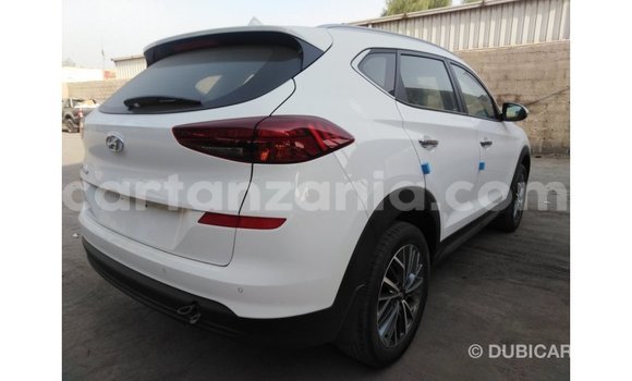 Nunua Imported Hyundai Tucson Nyeupe Gari ndani ya Import - Dubai nchini Arusha Nunua Imported Hyundai Tucson Nyeupe Gari ndani ya Import - Dubai nchini Arusha